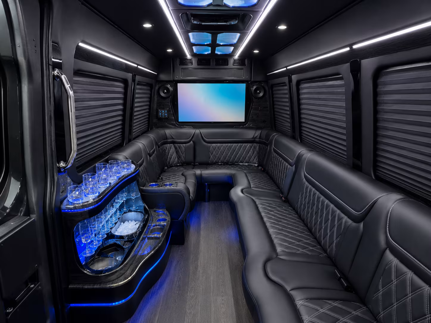 bus rentals for defense contractor and federal workforce groups near chesapeake