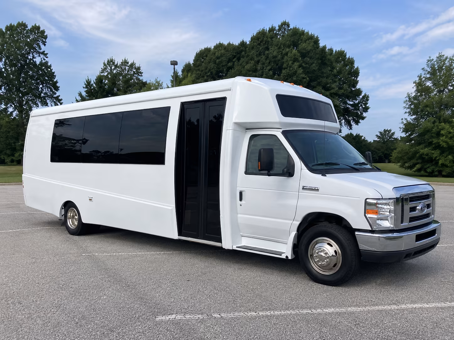 chesapeake 18 passenger party bus