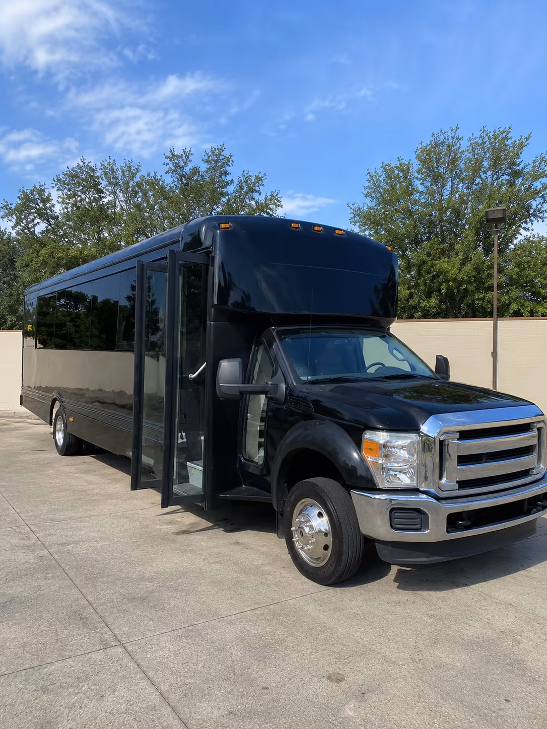 chesapeake 20 passenger party bus